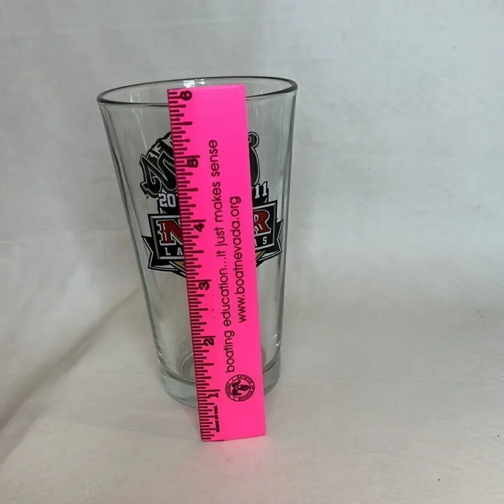 Wrangler NFR Las Vegas Beer Mug Glass 2011 Coors Banquet 16 Ounces Bar 6 In Tall